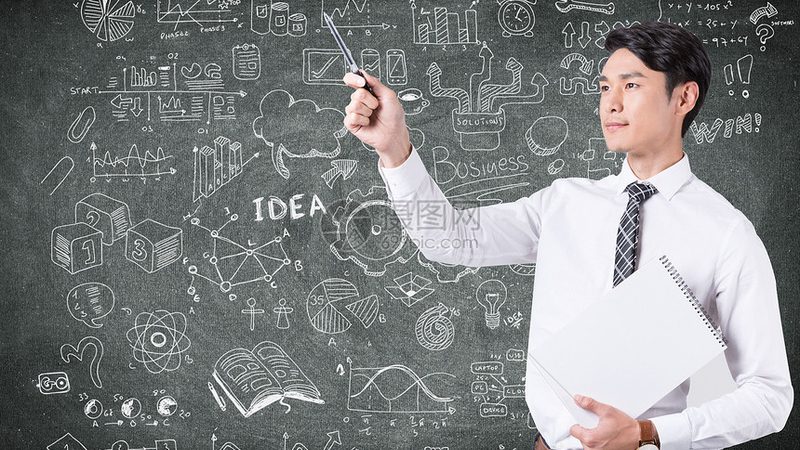 建造师培训课程的师资背景直接关系到教学质量。在挑选课程时，要关注以下几点：